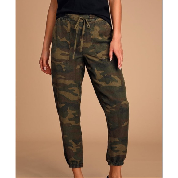 Blank NYC At Attention Green Camo Linen Printed Drawstring Joggers - Picture 1 of 10